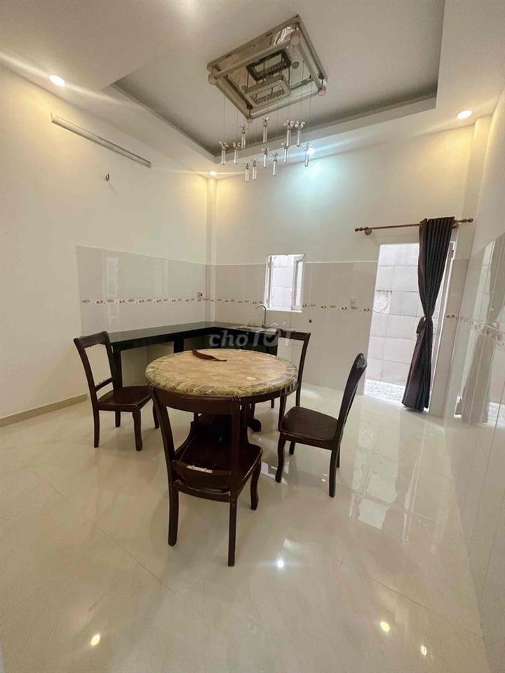NHÀ SÁT TRƯỜNG HỌC TIỆN KINH DOANH 4M X 20M