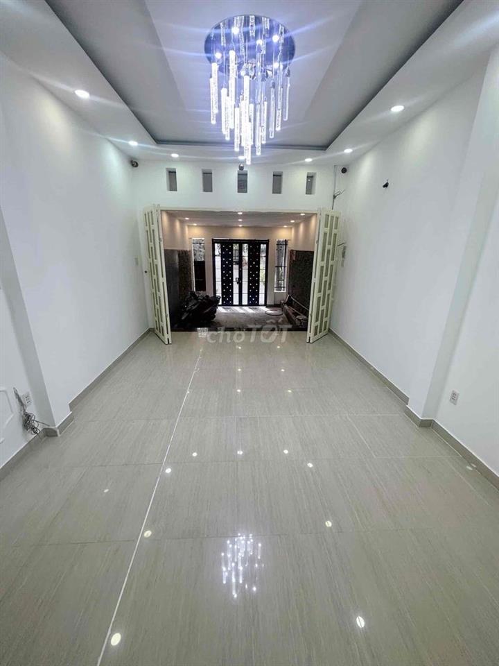 NHÀ SÁT TRƯỜNG HỌC TIỆN KINH DOANH 4M X 20M