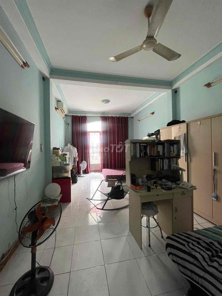4 PHÒNG MẶT TIỀN KINH DOANH SẦM UẤT