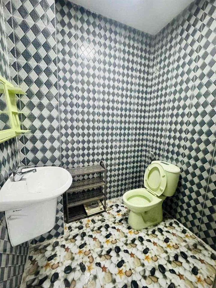 2 PHÒNG SẴN MÁY LẠNH HẺM XE HƠI BÌNH TIÊN