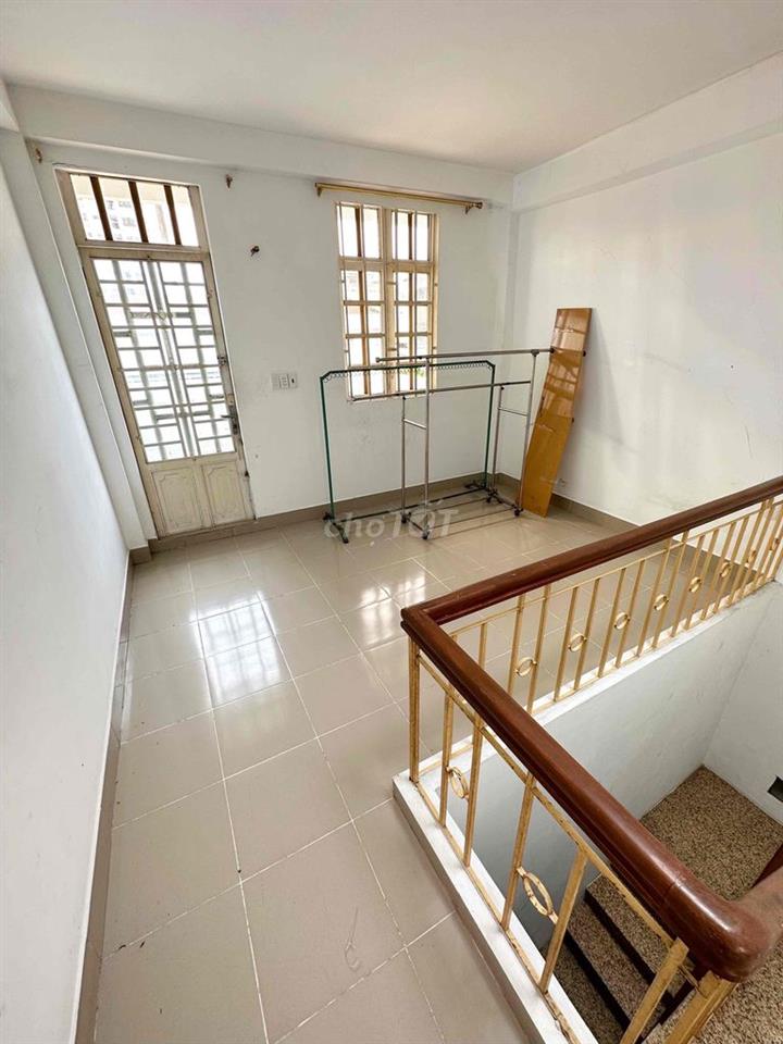 MẶT TIỀN KINH DOANH CƯ XÁ RA ĐA GẦN PHỐ ẨM THỰC