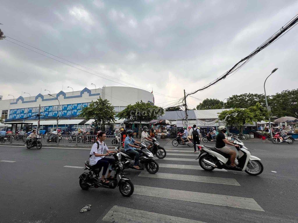 Nhà cho thuê Phường 13 Quận 6 Bà Hom ( Phường Phú Lâm)