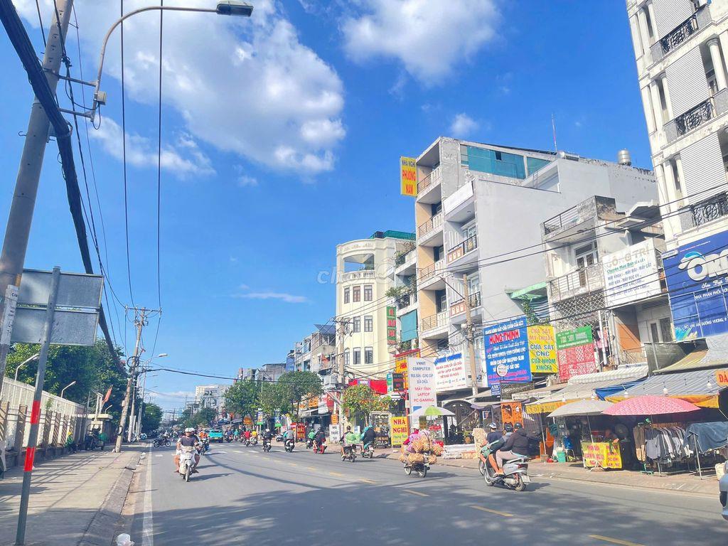 Mặt Tiền An Dương Vương - Gần Công Viên Phú Lâm.