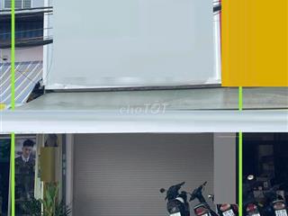 MẶT TIỀN ĐỘC LẬP NGAY NGÃ TƯ ĐỐI DIỆN TRƯỜNG HỌC 4x18M GIÁ RẺ!!!