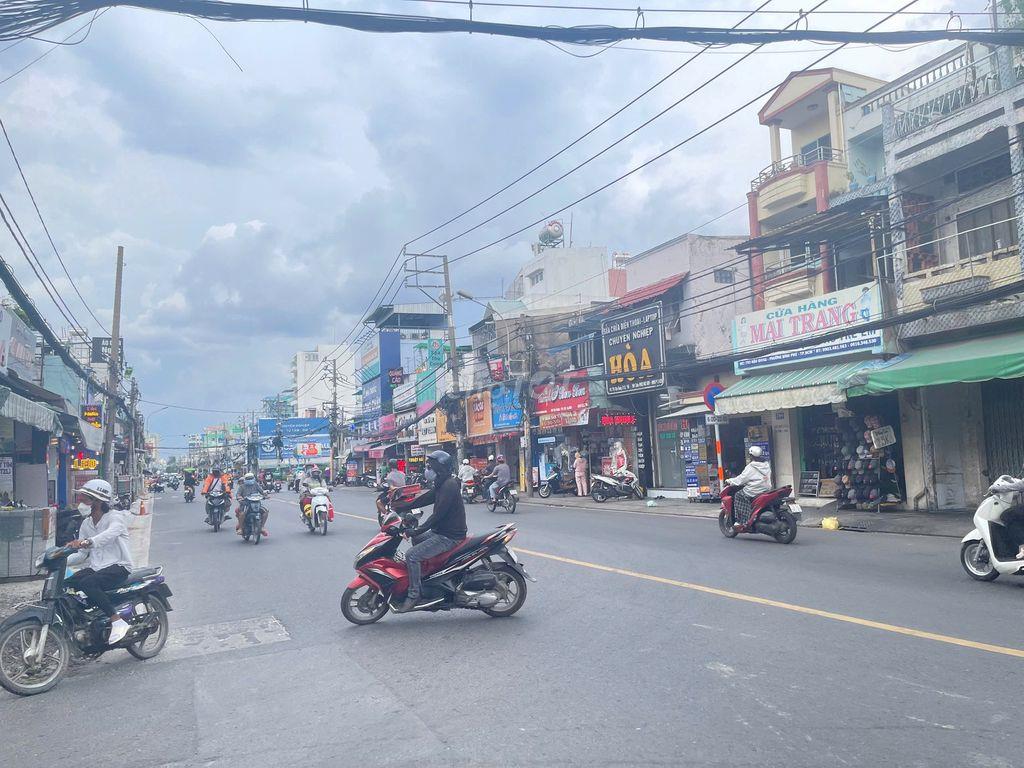 Mặt Tiền Hậu Giang - Gần Ngã Ba Bình Phú, Phường 11, Quận 6. 