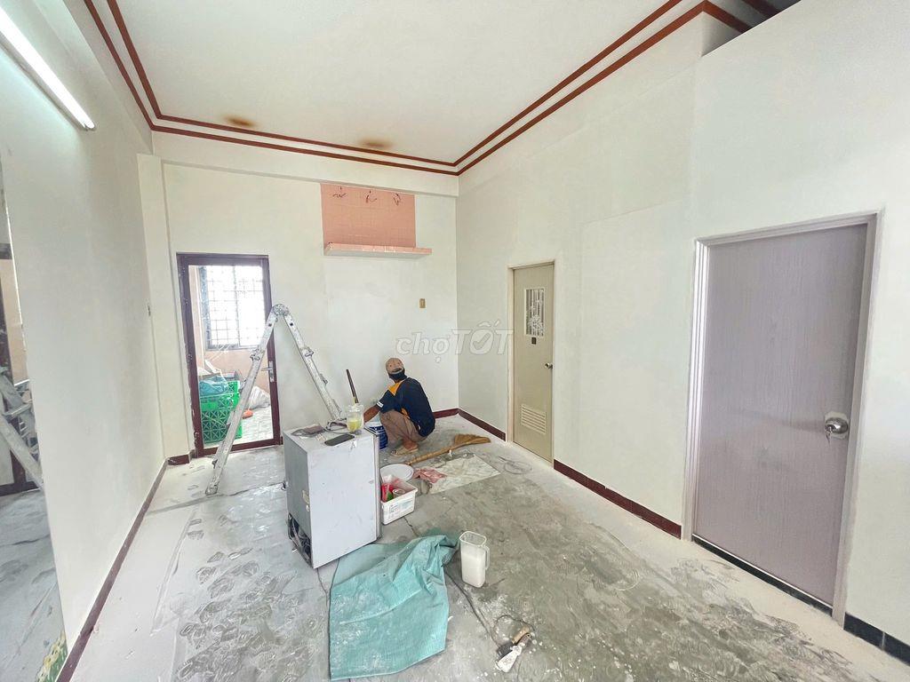 Mặt Tiền Bà Hom - Gần Chợ Phú Lâm.