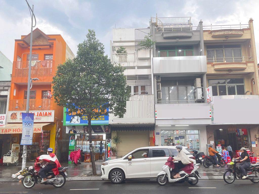 Mặt Tiền Hậu Giang - Khu Phố Ẩm Thực, Phường 5, Quận 6. 