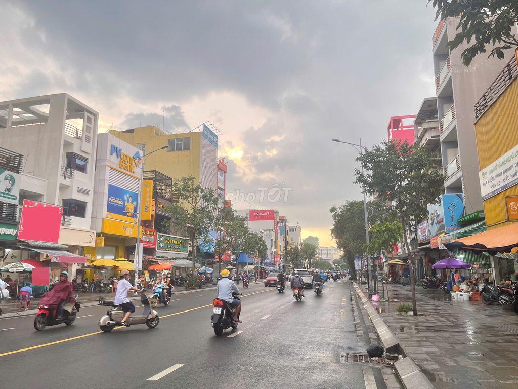 Mặt Tiền Hậu Giang - Khu Phố Ẩm Thực, Phường 5, Quận 6. 