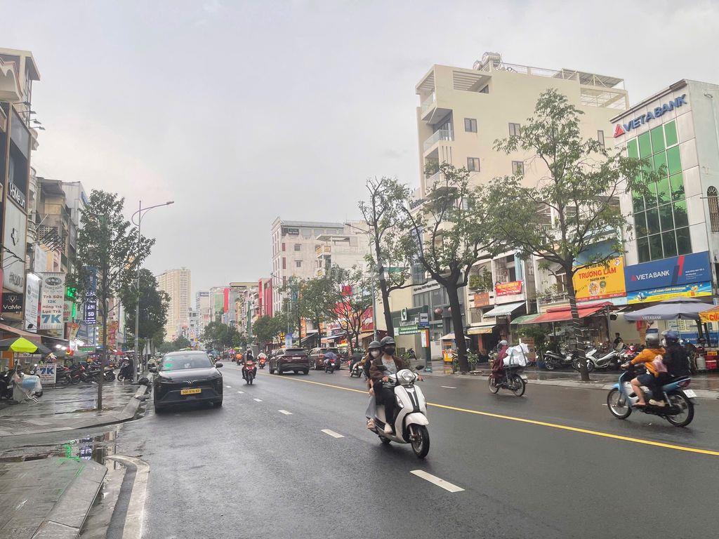 Mặt Tiền Hậu Giang - Khu Phố Ẩm Thực, Phường 5, Quận 6. 