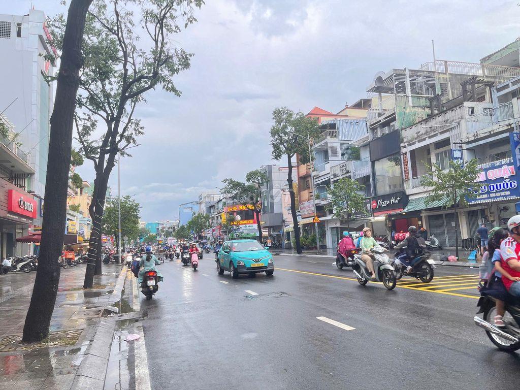 Mặt Tiền Hậu Giang - Khu Phố Ẩm Thực, Phường 6, Quận 6. 