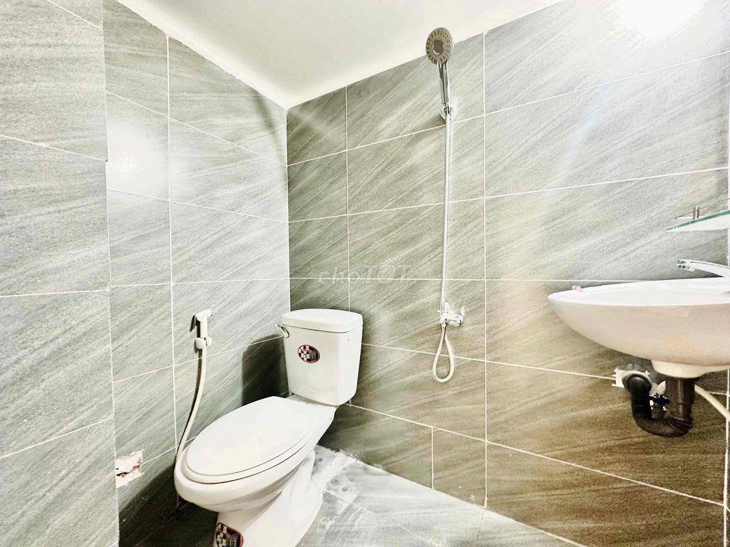 Hồng Bàng - DHYD - OU - SGU gác rộng rãi tiện di chuyển trung tâm