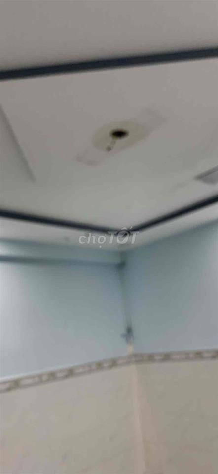 phòng cho thuê DT 20n2 Mặt tiền đường hồ thành biên p4-Q8