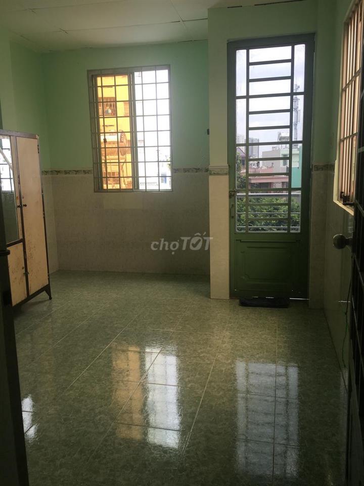Phòng sạch sẽ thoáng mát Q6