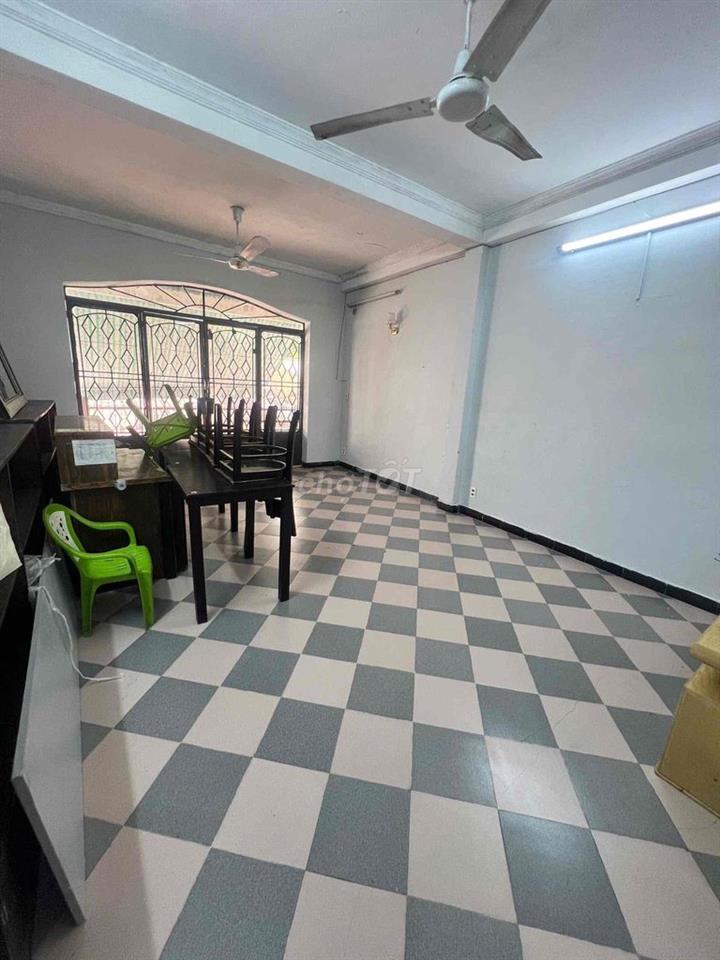 Cho thuê phòng rộng 50m2 tại đường hậu Giang quận 6
