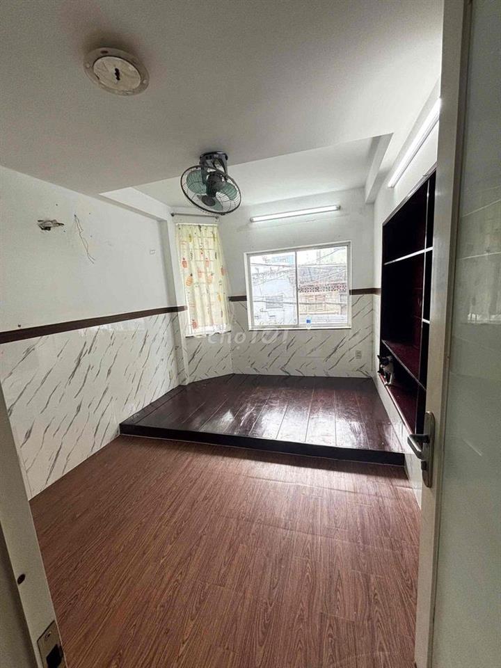 2tr8 CẦU PHẠM VĂN CHÍ QUẬN 6