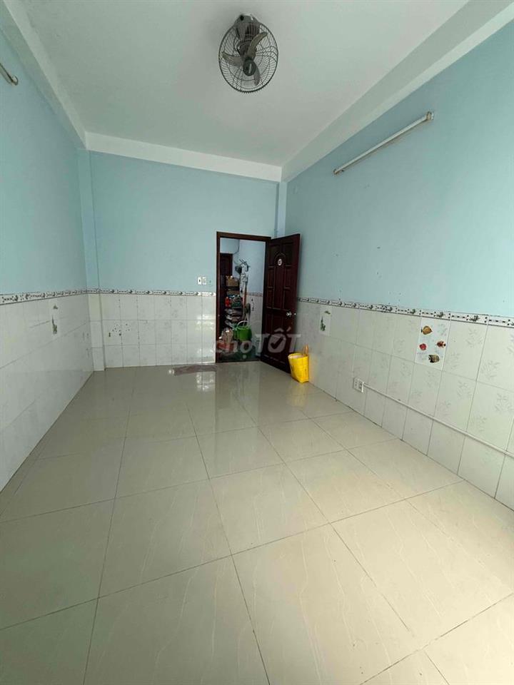 Cần cho nữ thuê phòng ở lâu dài khu vực phường 12 quận 6 , giờ giấc đi