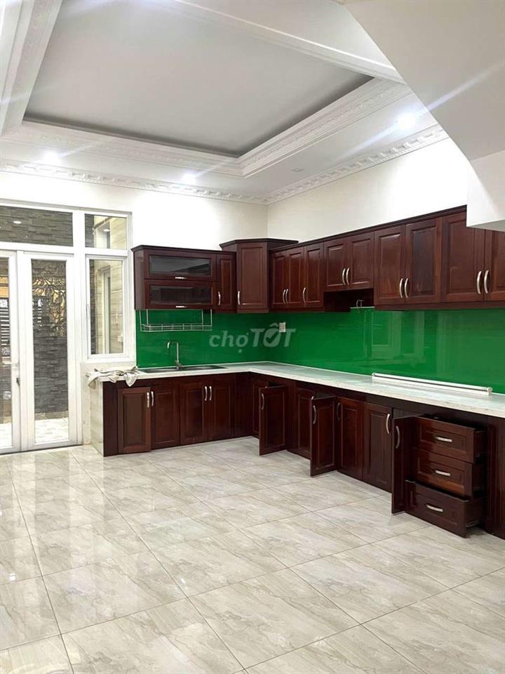 Bán Nhà Nguyên Căn góc đường 42 giao 79 tân quy