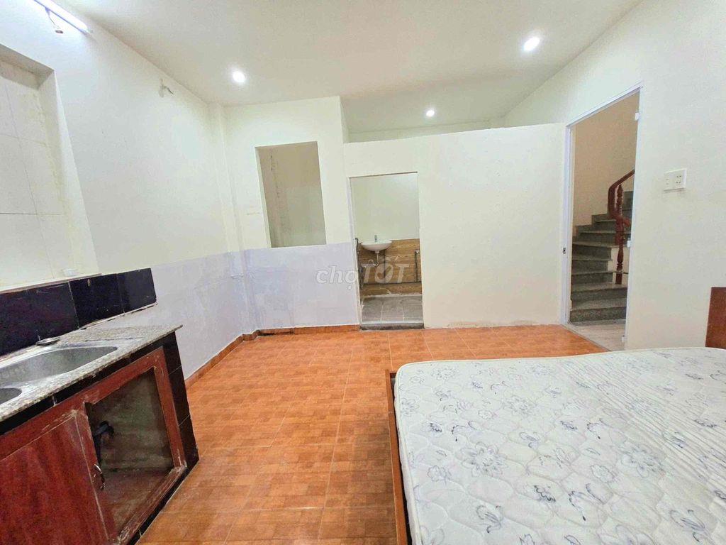CHO THUÊ PHÒNG TRỌ RỘNG RÃI – CÓ BẾP + WC RIÊNG SẠCH SẼ