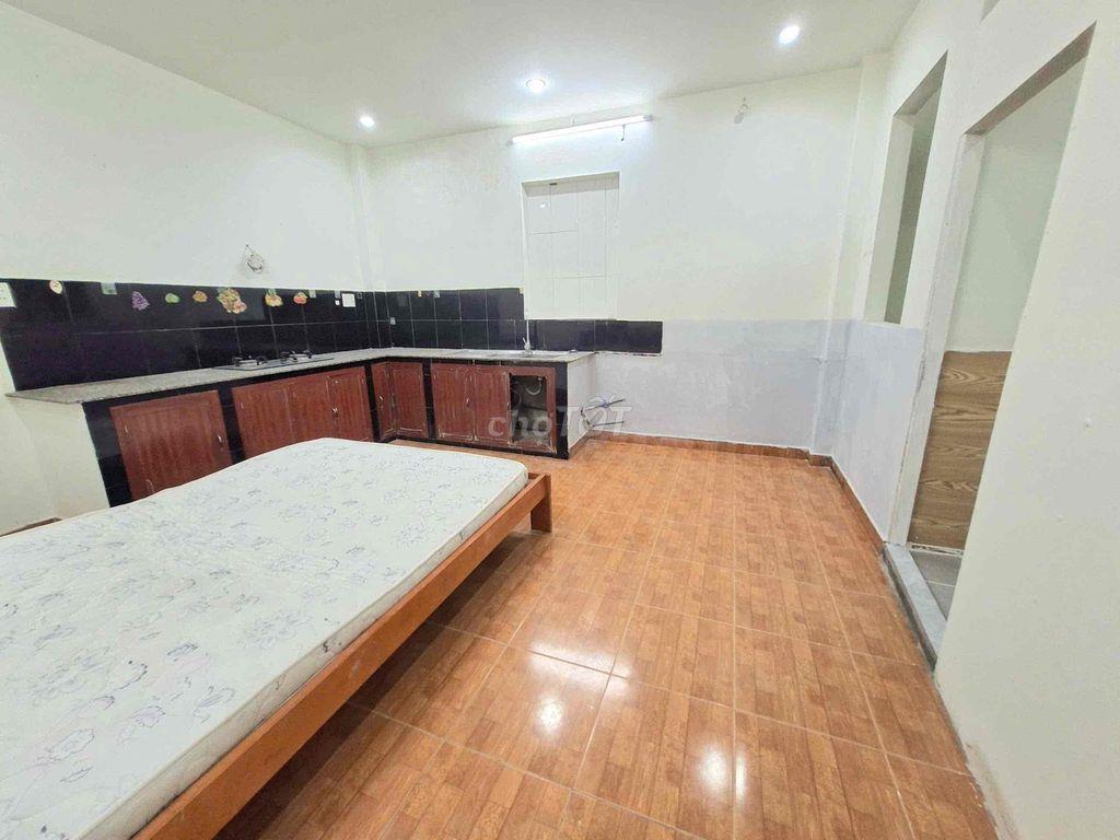 CHO THUÊ PHÒNG TRỌ RỘNG RÃI – CÓ BẾP + WC RIÊNG SẠCH SẼ