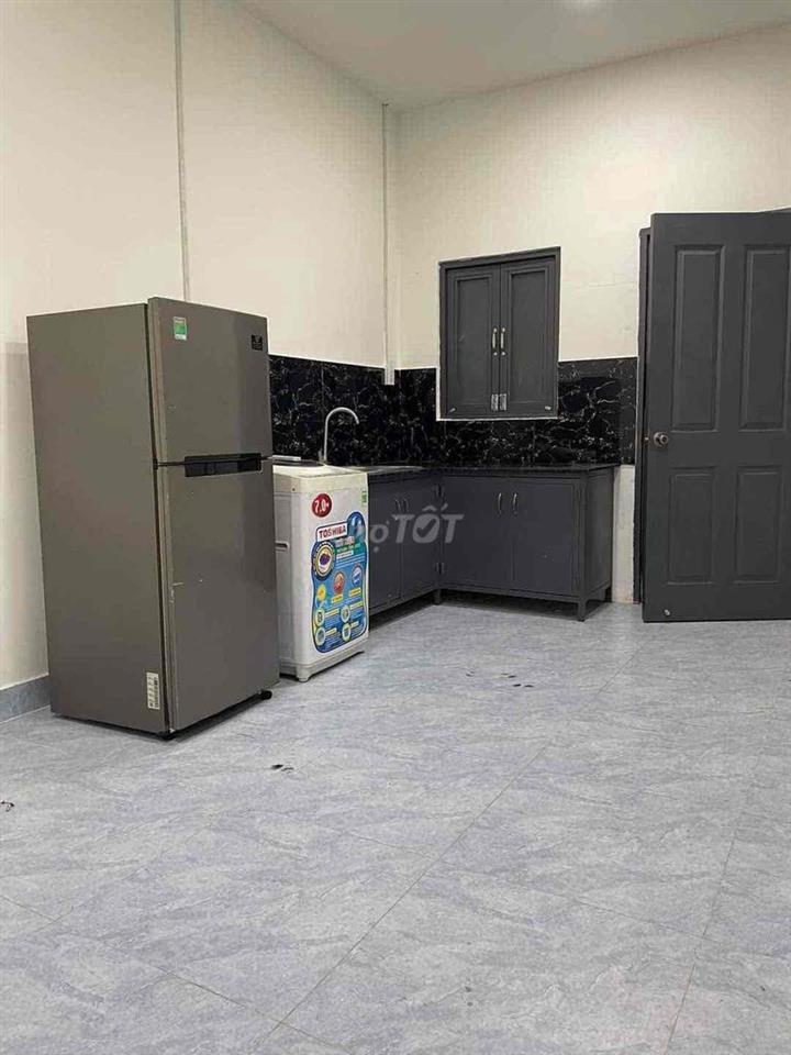 CHO THUÊ NHÀ 1PN + PHÒNG KHÁCH RỘNG - FULL NỘI THẤT 5,5 TRIỆU/THẤMG