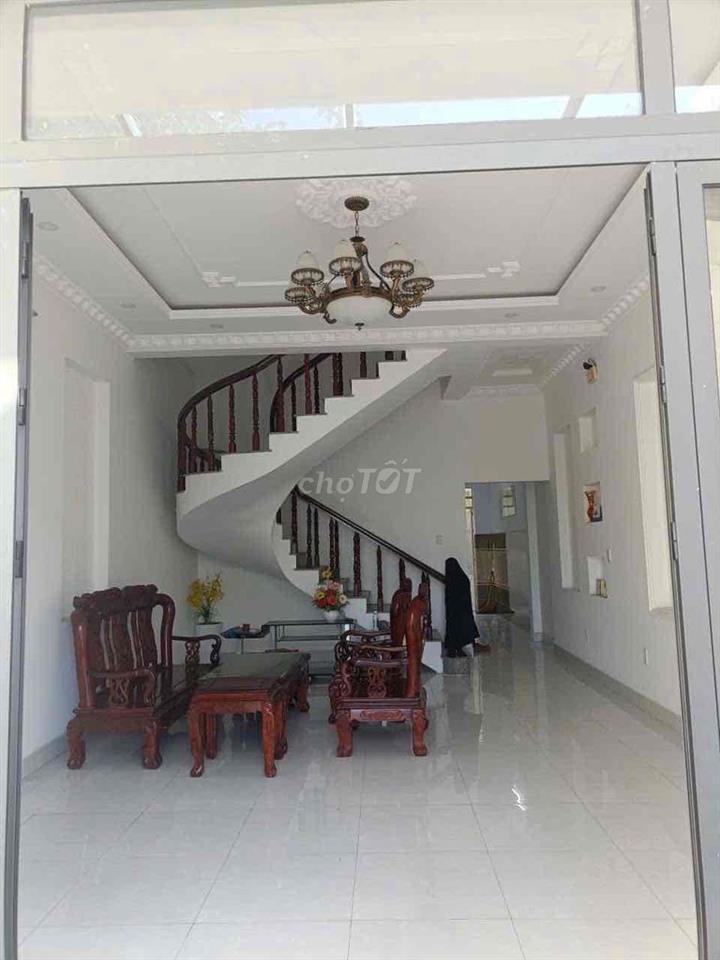 Cho Thuê Nhà Nguyên Căn 5x18m, 1 Trệt 2 Lầu + Sân Thượng, giá 22 Tr/