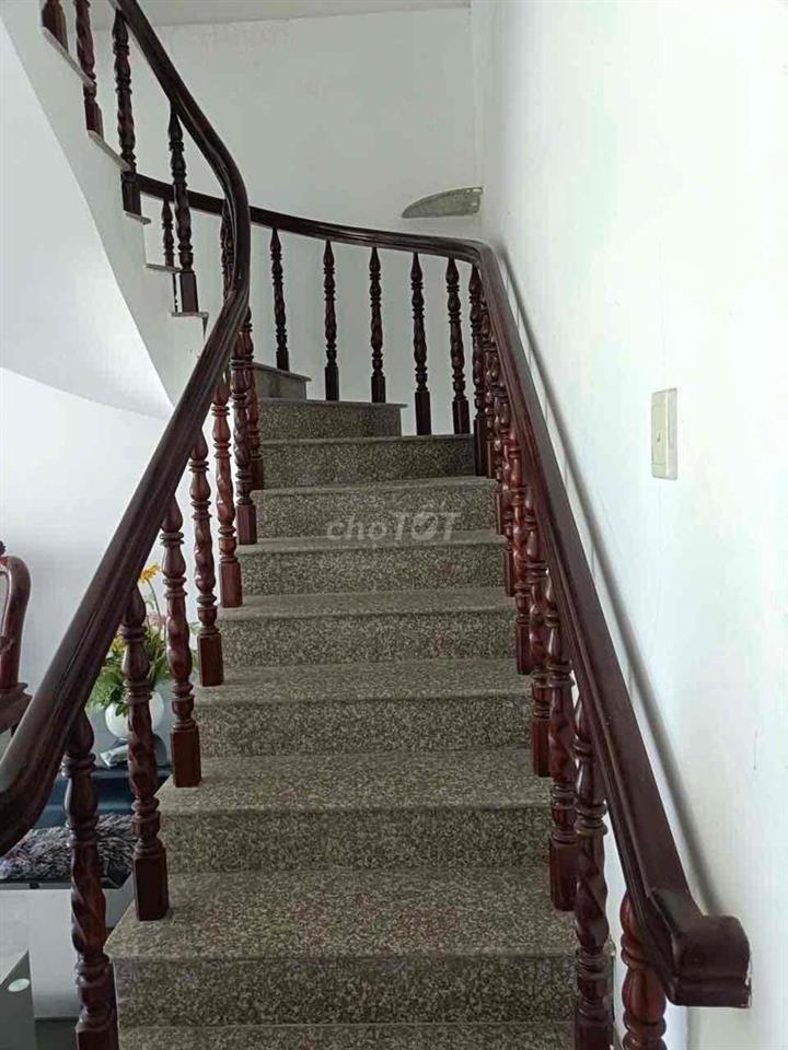 Cho Thuê Nhà Nguyên Căn 5x18m, 1 Trệt 2 Lầu + Sân Thượng, giá 22 Tr/