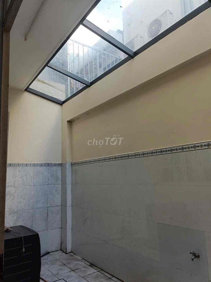Cho Thuê Nhà Nguyên Căn 5x18m, 1 Trệt 2 Lầu + Sân Thượng, giá 22 Tr/