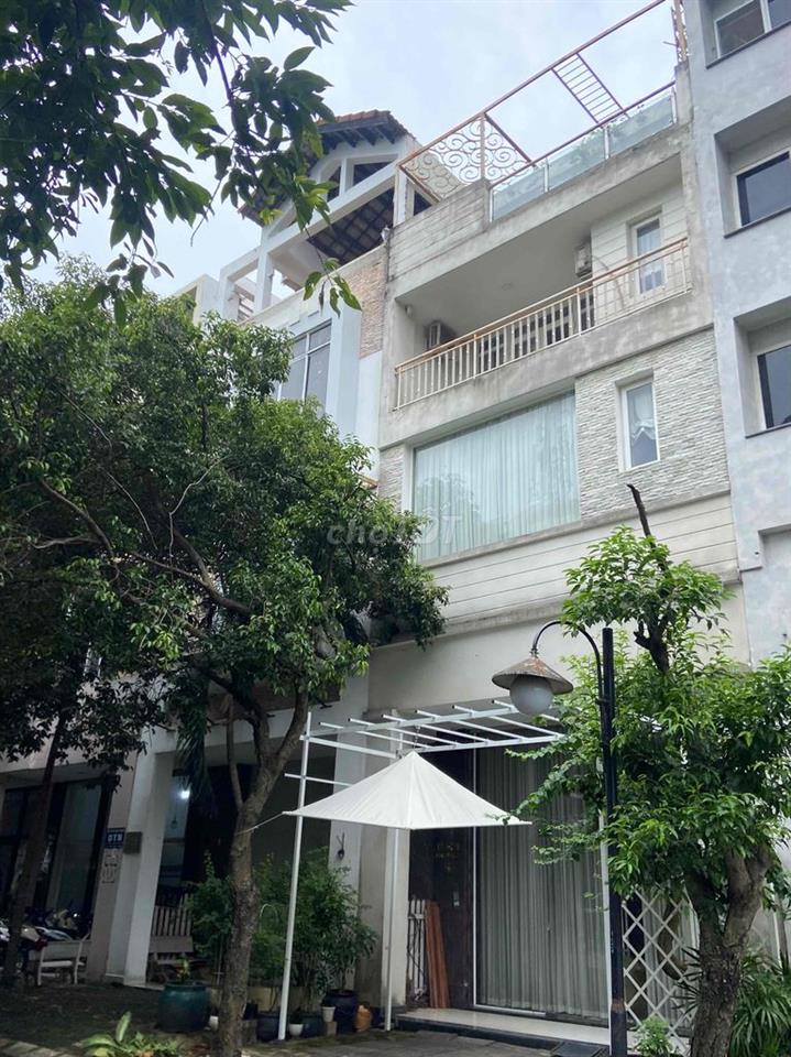 CHO THUÊ NHÀ 4 TẦNG MẶT TIỀN PHỐ HƯNG PHƯỚC 1, PHÚ MỸ HƯNG, DT 216m2 (