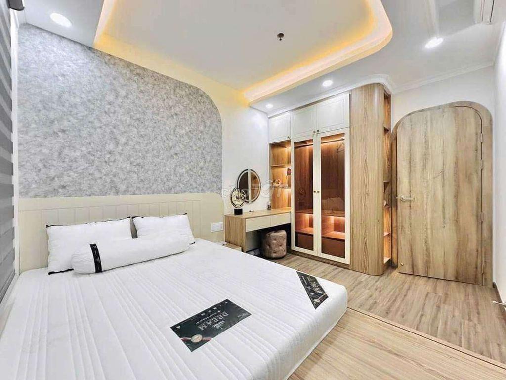 Cho Thuê căn hộ 3pn Cosmo City