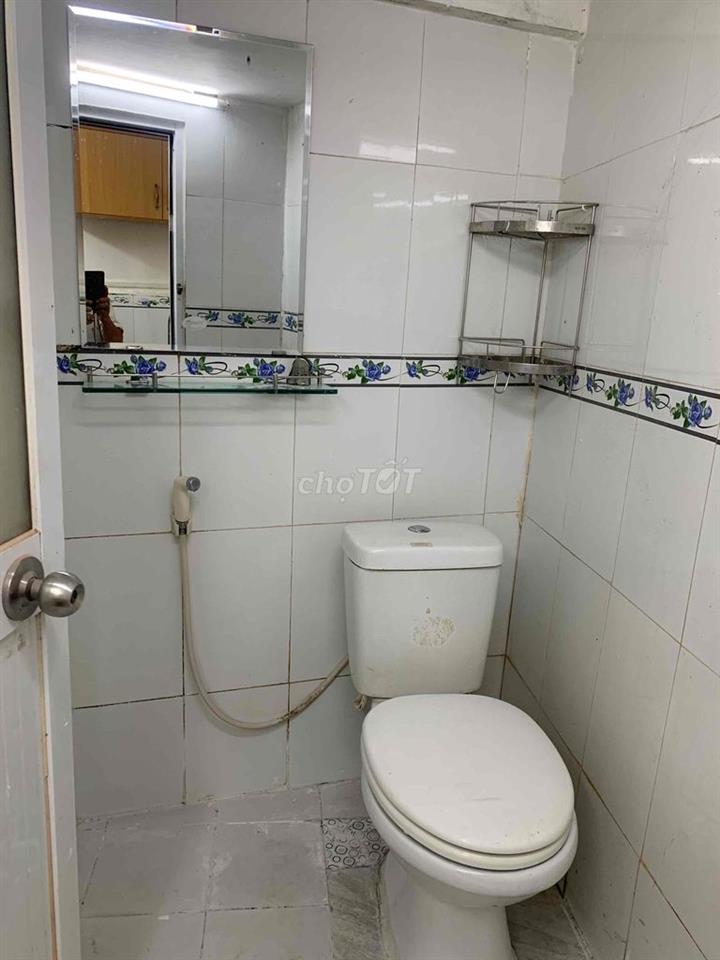 Phòng 60m2 gần ngã 4 HTPhat và HQViet Q7
