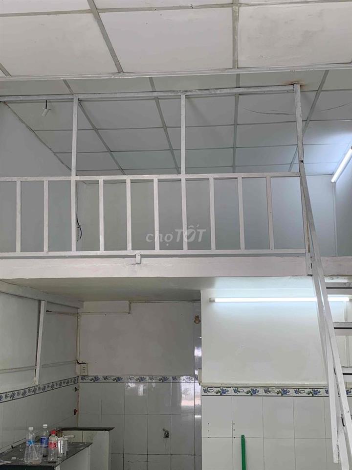Phòng 60m2 gần ngã 4 HTPhat và HQViet Q7