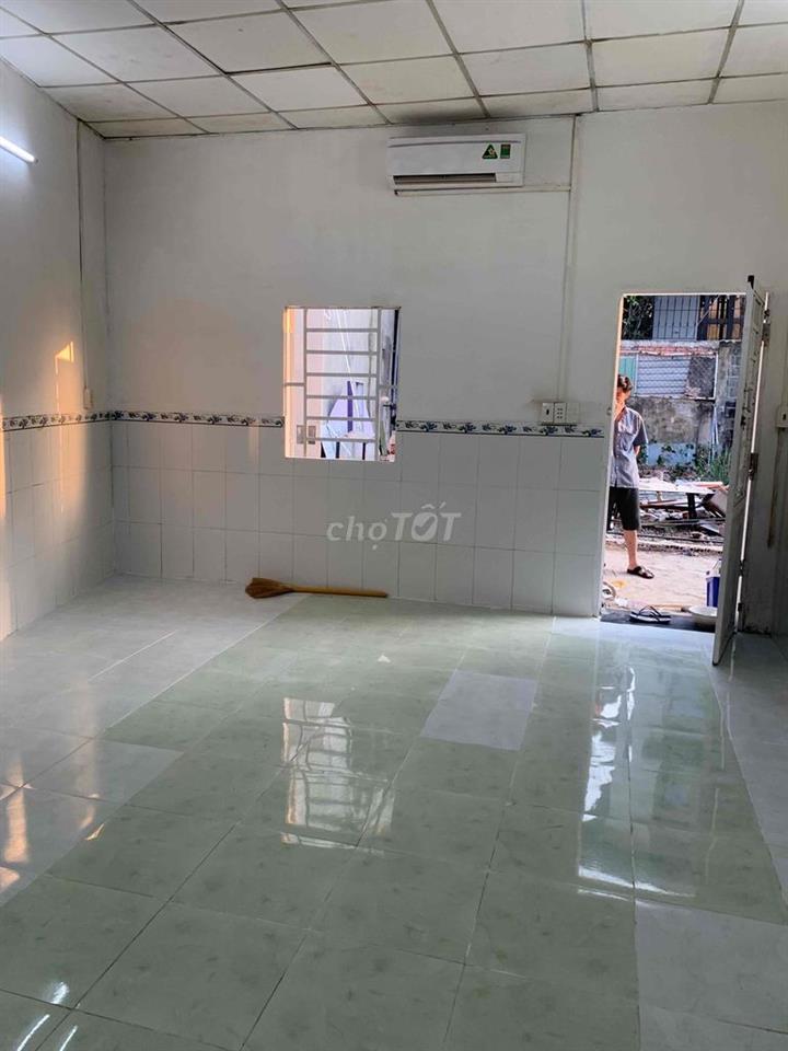 Phòng 60m2 gần ngã 4 HTPhat và HQViet Q7