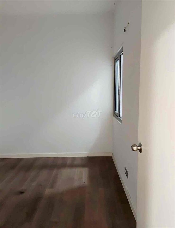 Luxgarden View cầu phú mỹ , 69m2 , chính chủ