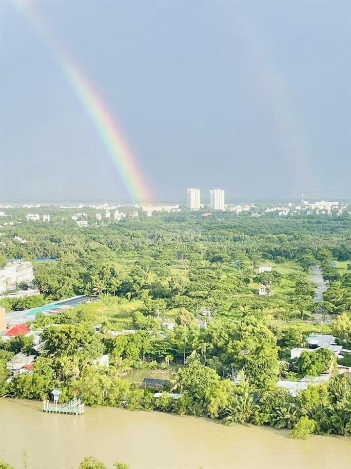 Chính chủ cần bán căn hộ tầng cao, view sông chung cư The Era Town
