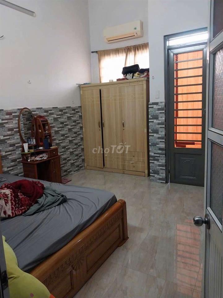 cần ra gấp căn hộ bình dân cho sinh viên full khách