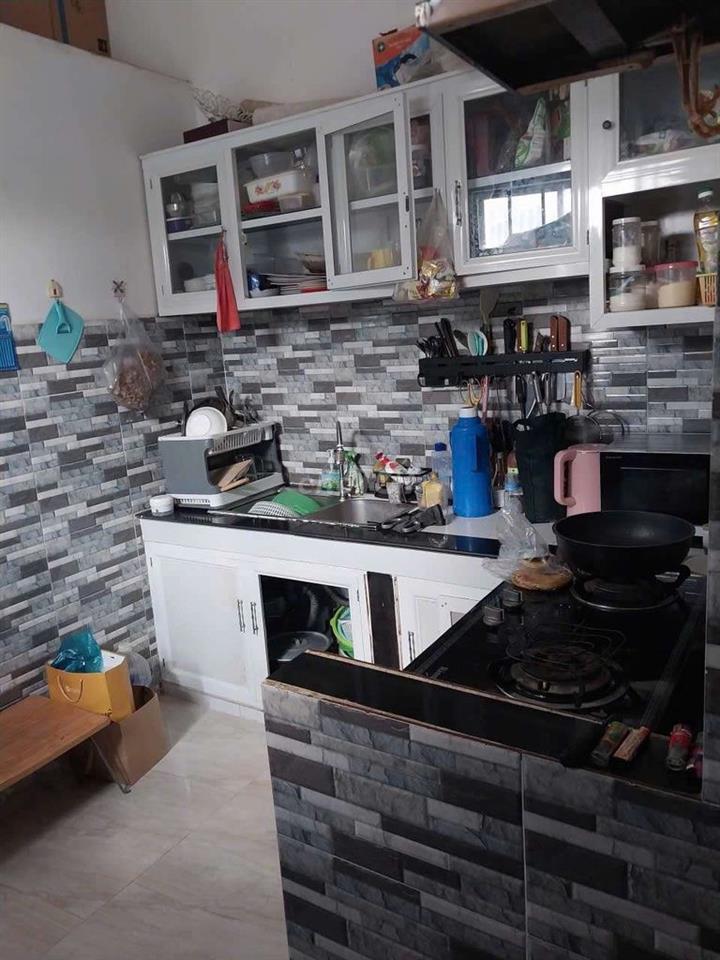 cần ra gấp căn hộ bình dân cho sinh viên full khách