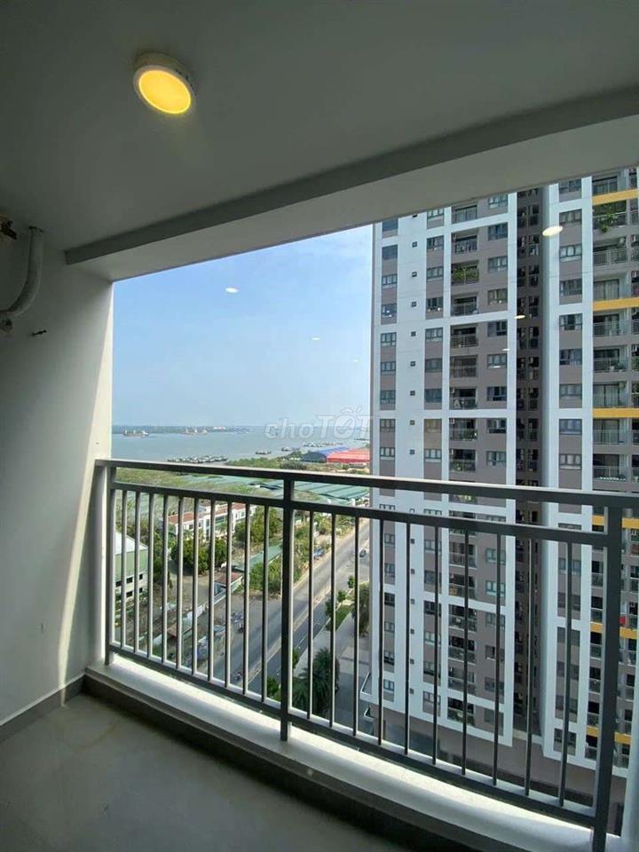 Chính chủ cần nhượng lại căn hộ góc tại ven sông Đào Trí. Tầng cao.