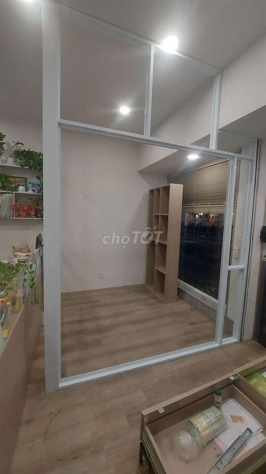 CHO THUÊ MẶT BẰNG SKY GARDEN 1