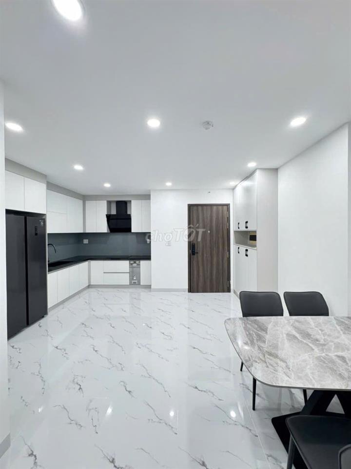 Kẹt ngân hàng bán CH 80m2 MT Nguyễn Văn Linh Q7-đối diện Rmit- 5,2 tỷ