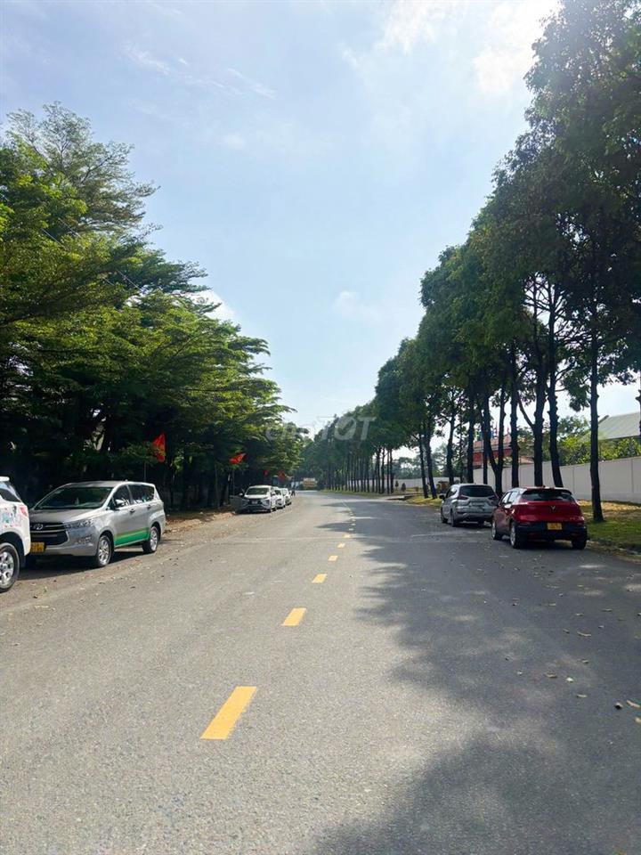 Bán Biệt Thự  - Tp Thủ Đức - gần Vinhomes Park- 384m2 giá 26 tỷ