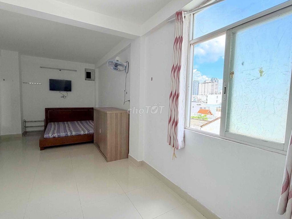 CHO THUÊ PHÒNG CỬA SỔ NGAY CHỢ TÂN QUY
