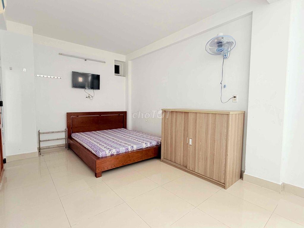 CHO THUÊ PHÒNG CỬA SỔ NGAY CHỢ TÂN QUY