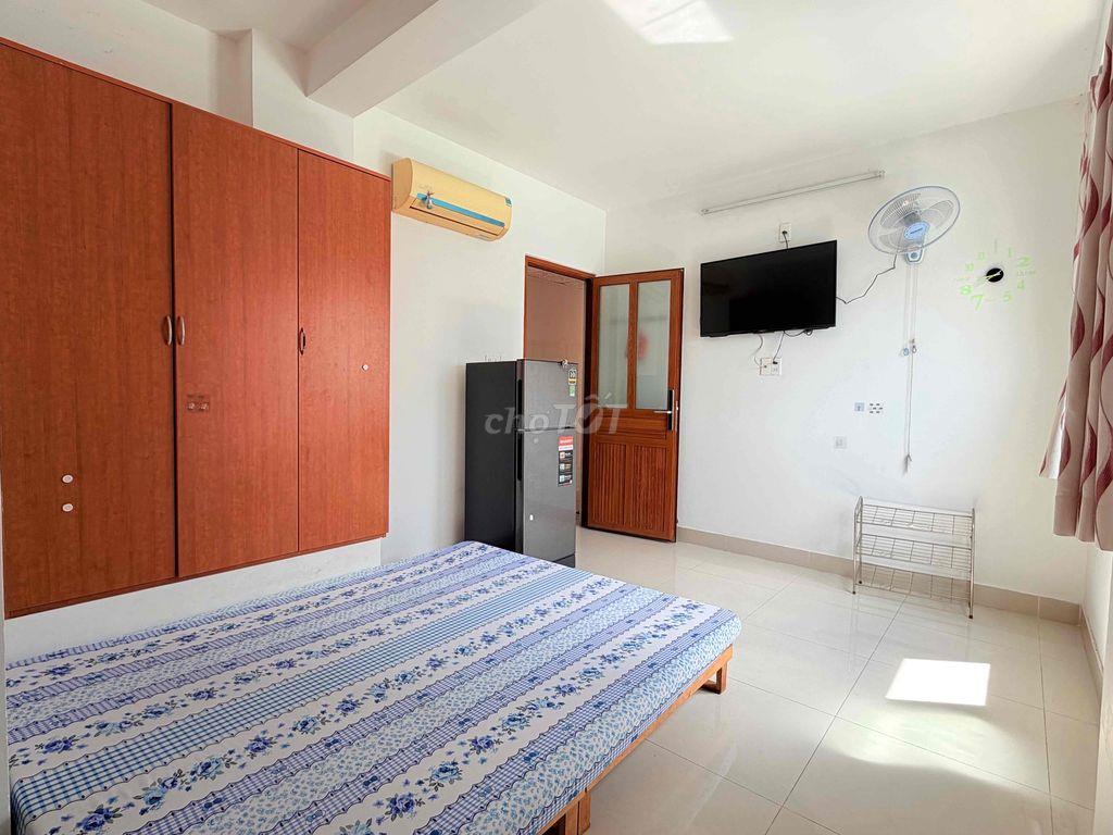 CHO THUÊ PHÒNG CỬA SỔ NGAY CHỢ TÂN QUY