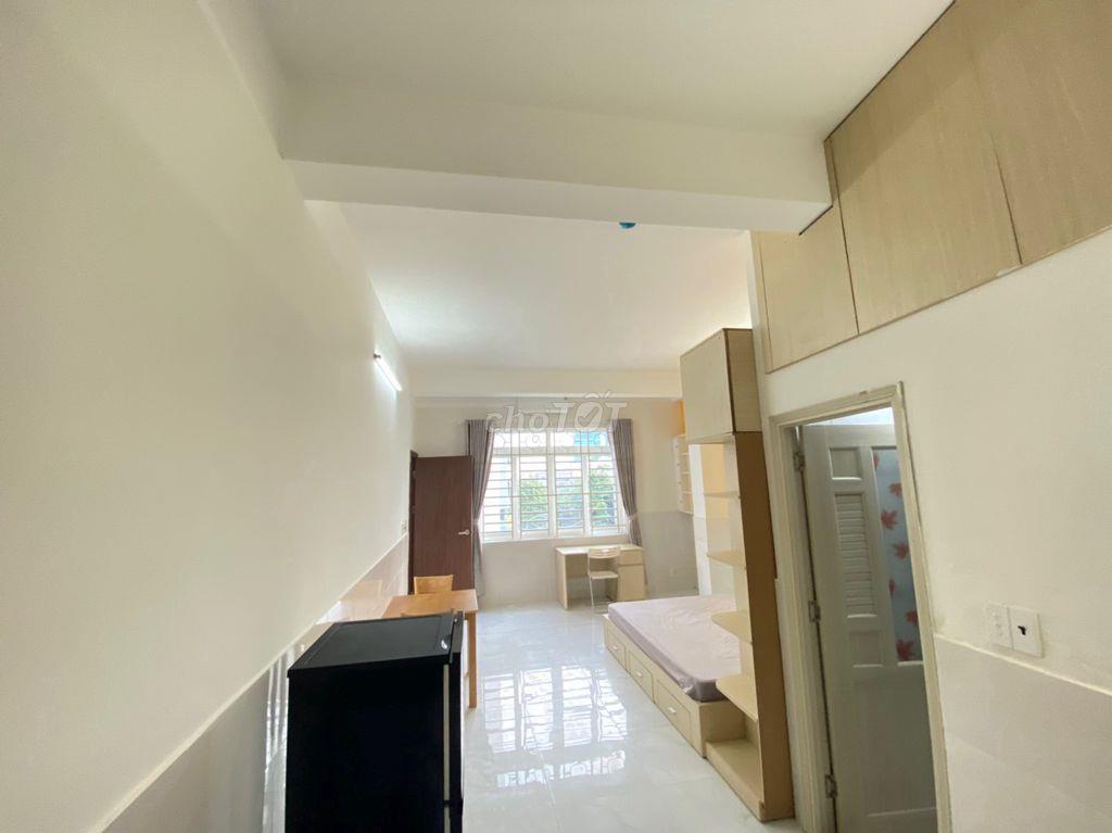 Phòng mới cửa sổ lớn, rộng rãi, ngay Huỳnh Tấn Phát gần KCX Tân Thuận