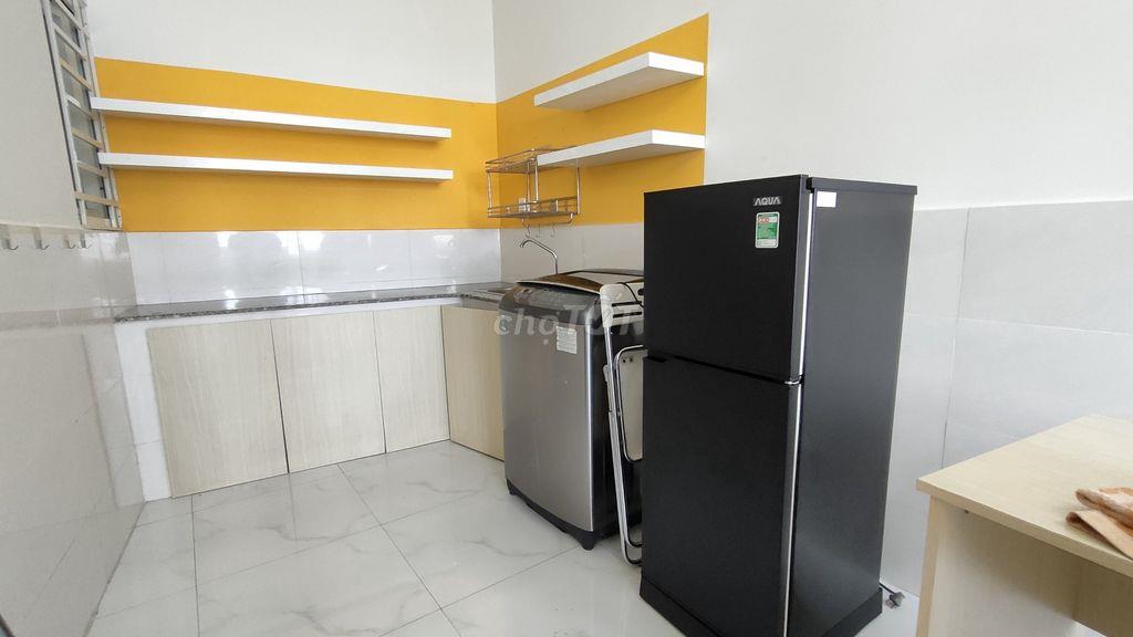 Phòng mới cửa sổ lớn, rộng rãi, ngay Huỳnh Tấn Phát gần KCX Tân Thuận