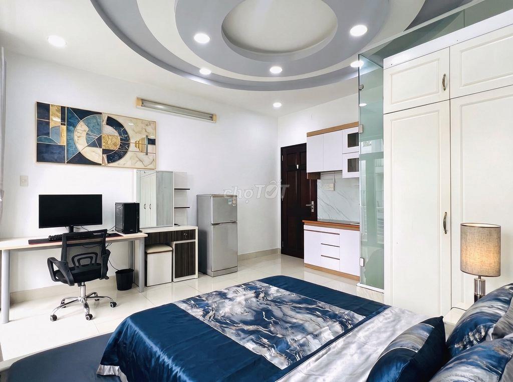 Phòng ban công đón gió khu cây xanh thoáng mát, full nội thất Quận 7