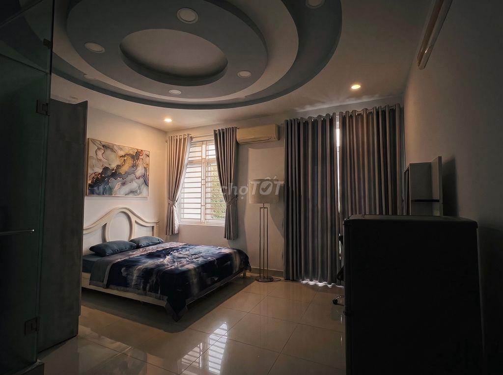 Phòng ban công đón gió khu cây xanh thoáng mát, full nội thất Quận 7