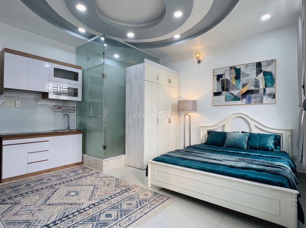 Phòng ban công đón gió khu cây xanh thoáng mát, full nội thất Quận 7