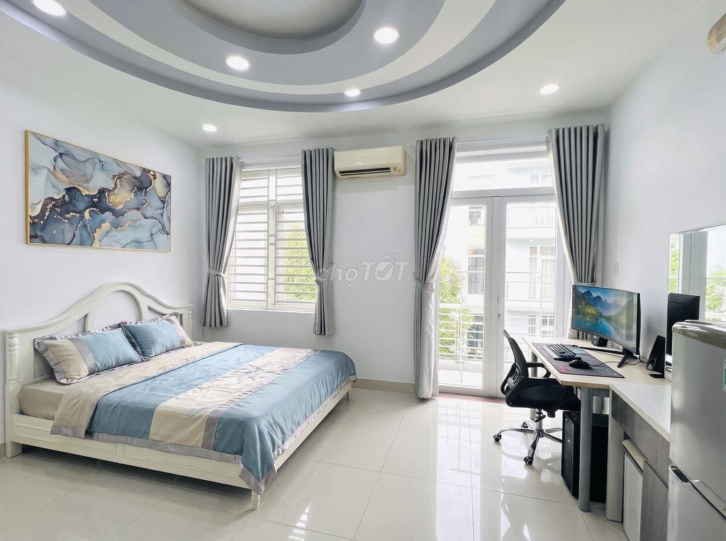 Phòng ban công đón gió khu cây xanh thoáng mát, full nội thất Quận 7