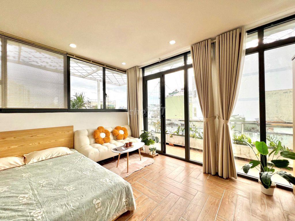 Phòng có sẵn máy giặt kèm view 360 độ sát Quận 4, Quận 1